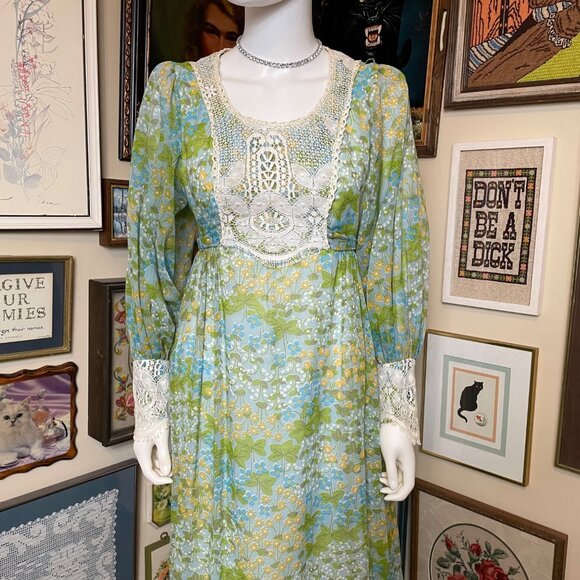 70s Vintage Sassy Lassy Blue and Yellow Floral Maxi Dress with Crochet Trim S - Picture 2 of 9